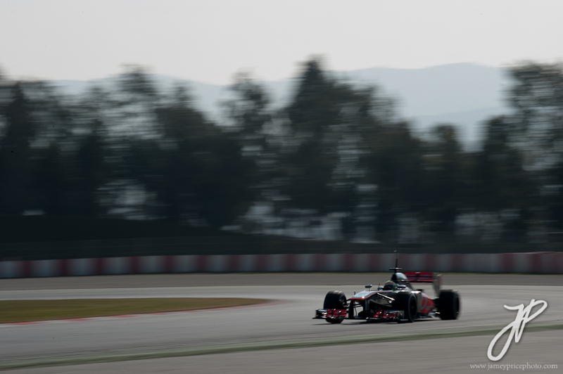 Illustration for article titled The Tense Beauty Of Formula One Practice In Barcelona